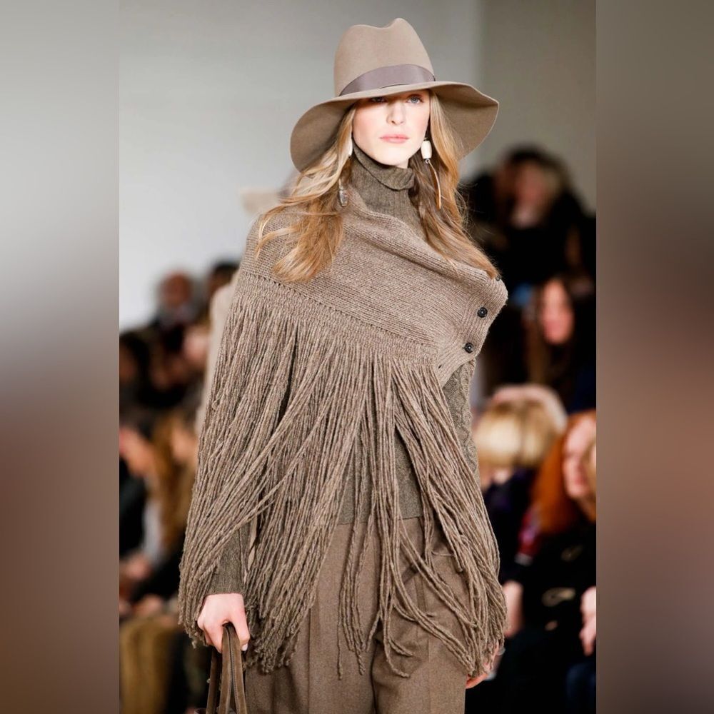 Ralph Lauren Collection Fall 2015 Runway
Taupe Cashmere Fringed Scarf Shawl